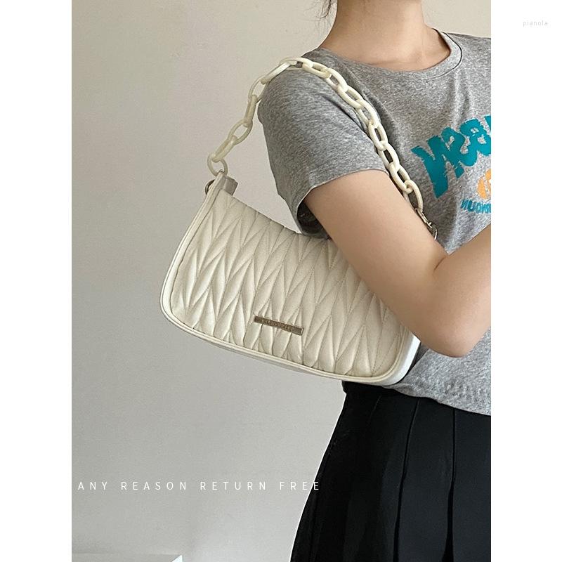 Evening Bags Women's 2022 Pleated Rhombus Messenger Bag Xia Acrylic Chain High-end All-match Underarm Shoulder, B149-w
Evening Bags Women's 2022 Pleated Rhombus Messenger Bag Xia Acrylic Chain High-end All-match Underarm Shoulder, B149-w