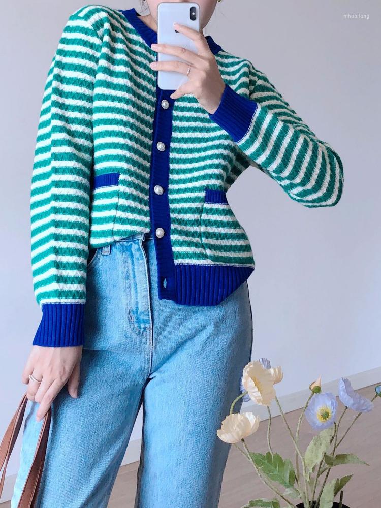 Women' Knits 2022 Autumn And Winter Round Neck Stitching Contrast Color Striped Knitted Double Pocket Top Women Wool Sweater Cardigan, Green
Women' Knits 2022 Autumn And Winter Round Neck Stitching Contrast Color Striped Knitted Double Pocket Top Women Wool Sweater Cardigan, Green