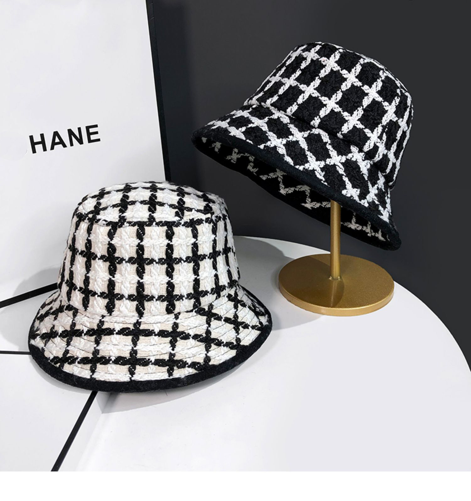 2022 New Autumn and winter Woolen designer Caps Plaid Berets charm women Hats classic Fashion Accessorie, White
2022 New Autumn and winter Woolen designer Caps Plaid Berets charm women Hats classic Fashion Accessorie, White