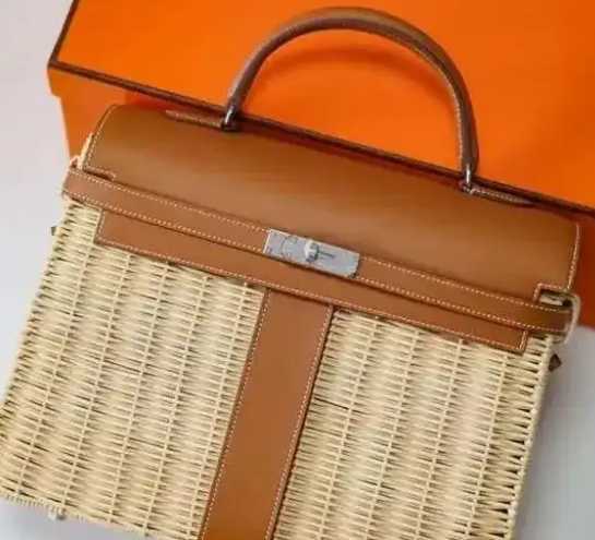 Designer Herme bags handbag Vegetable 2022 new women's rattan woven hand, Black mini
Designer Herme bags handbag Vegetable 2022 new women's rattan woven hand, Black mini