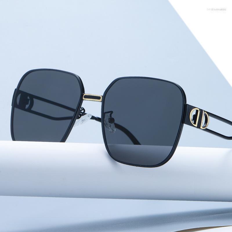 Sunglasses Vintage Alloy Women Round Designer Classic Big Frame Driving Mirror Eyewear Masculino
Sunglasses Vintage Alloy Women Round Designer Classic Big Frame Driving Mirror Eyewear Masculino
