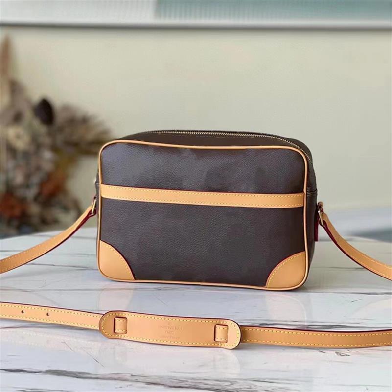 2022 Designer Bags womens Crossbody bag Shoulder Letter Handbags luxurys designers ladies purse gold Chains Cross Body Clutch wholesal, Brown
2022 Designer Bags womens Crossbody bag Shoulder Letter Handbags luxurys designers ladies purse gold Chains Cross Body Clutch wholesal, Brown