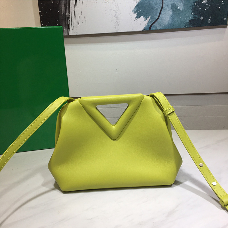 Fashion Designers Crossbody Shoulder-bags Point Purse Medium Leather Top Handle Bag Handbag Bags Grape Black White Calfskin Wallet
Fashion Designers Crossbody Shoulder-bags Point Purse Medium Leather Top Handle Bag Handbag Bags Grape Black White Calfskin Wallet