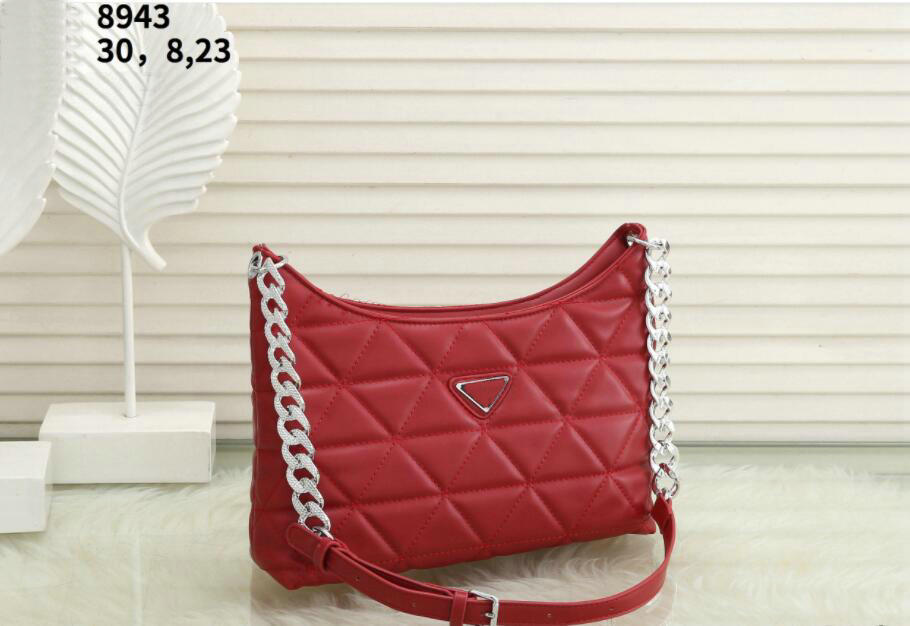 Women Luxurys Crossbody bag fashion classical designer Messenger lady Cross Body Shoulder Bags Diamond plaid Handbag Tote Satchel Purse silver chain PU Leather, Red
Women Luxurys Crossbody bag fashion classical designer Messenger lady Cross Body Shoulder Bags Diamond plaid Handbag Tote Satchel Purse silver chain PU Leather, Red
