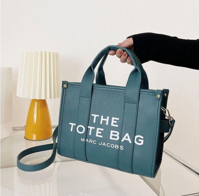 Luxury The Tote Bag Designer Women Mini Large canvas leather Crossbody Shoulder Handbags With strap Black Pink Totes Bags Handbag pvc A1, Blue
Luxury The Tote Bag Designer Women Mini Large canvas leather Crossbody Shoulder Handbags With strap Black Pink Totes Bags Handbag pvc A1, Blue