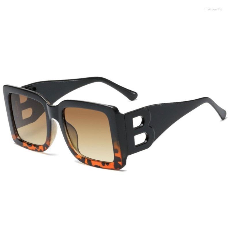 Sunglasses Classic Black Luxury Women Ladies Trendy Designer Square Sun Glasses Retro B-Decorative Shades Eyewear UV400Sunglasses
Sunglasses Classic Black Luxury Women Ladies Trendy Designer Square Sun Glasses Retro B-Decorative Shades Eyewear UV400Sunglasses