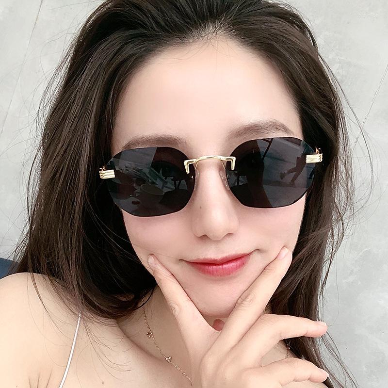 Sunglasses Retro Square Rimeless Gradient Women's Girl Sunnies Fashion Small Frame Hollowed Out Glasses Shades For Women UV400
Sunglasses Retro Square Rimeless Gradient Women's Girl Sunnies Fashion Small Frame Hollowed Out Glasses Shades For Women UV400
