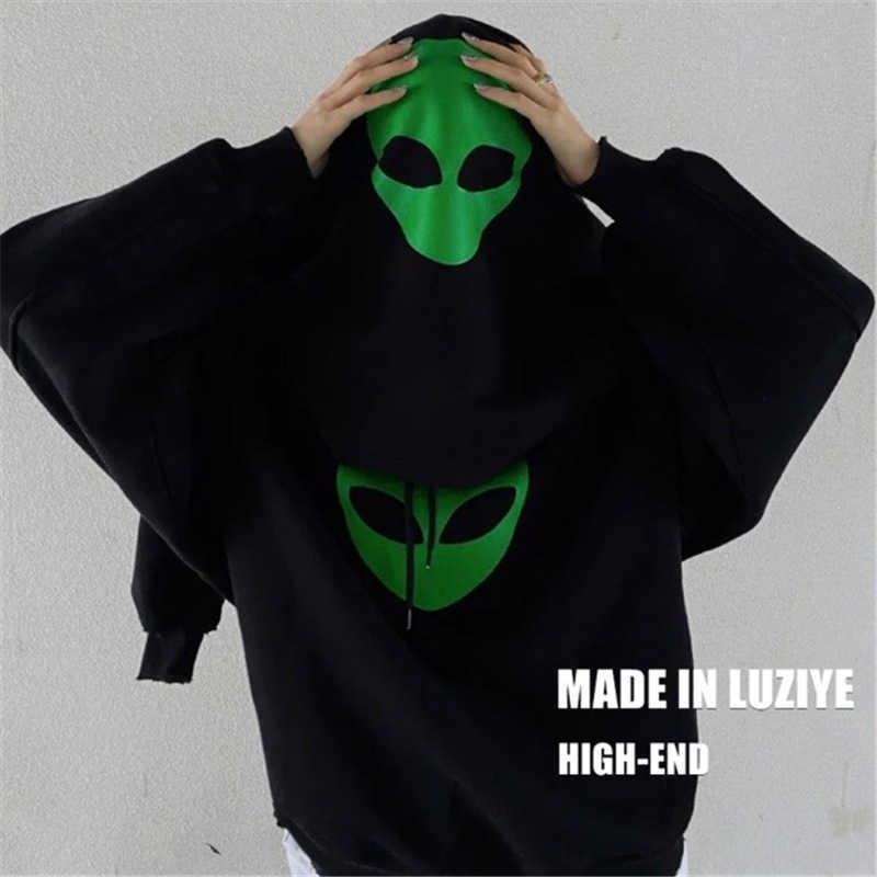 LPX6 Autumn and winter high version b alien fluorescent green print washed worn loose hooded Plush couple sweater, Black
LPX6 Autumn and winter high version b alien fluorescent green print washed worn loose hooded Plush couple sweater, Black