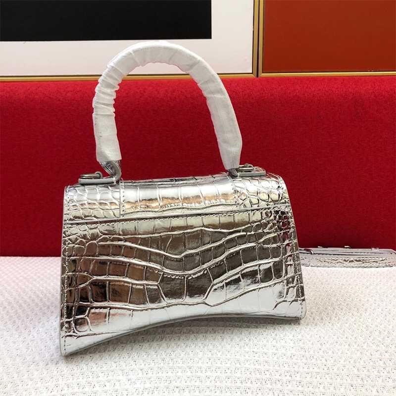 Luxury Classic Women's Bags Ladies Leather Crocodile Pattern Shoulder Bag Fashion Crossbody Girls' Handbag Designer Letter Bag, Color 16 gold
Luxury Classic Women's Bags Ladies Leather Crocodile Pattern Shoulder Bag Fashion Crossbody Girls' Handbag Designer Letter Bag, Color 16 gold