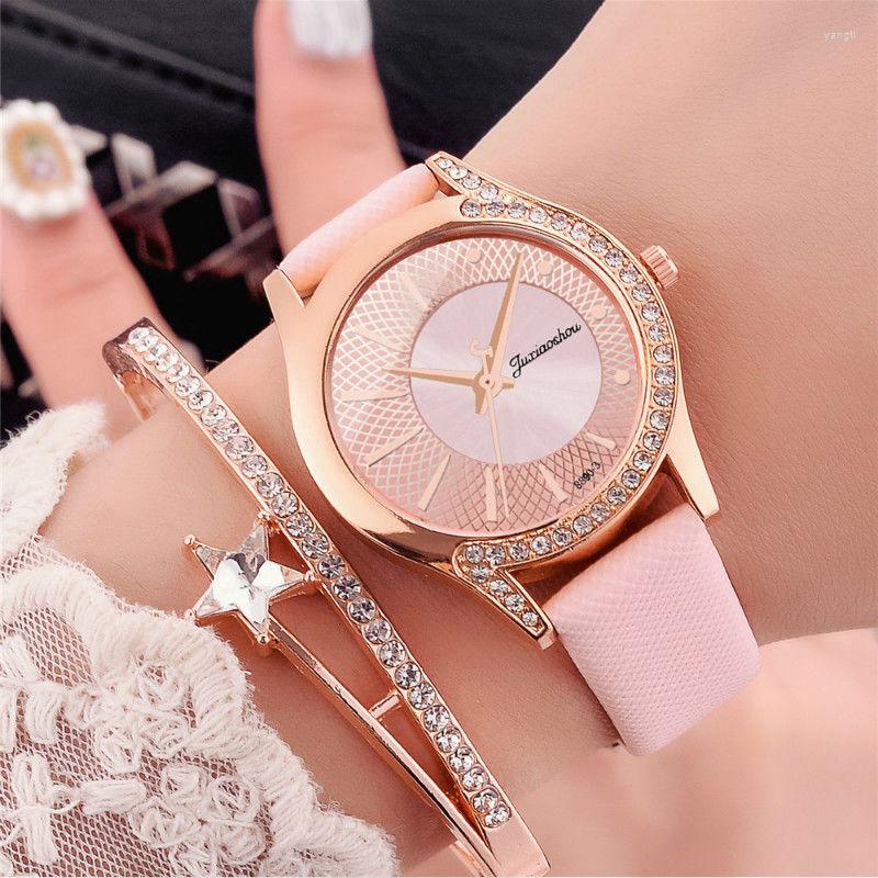 Wristwatches Luxury Fashion Rhinestone Women Watches Casual Ladies Leather Strap Quartz Wrist Clock Zegarek Damski, White
Wristwatches Luxury Fashion Rhinestone Women Watches Casual Ladies Leather Strap Quartz Wrist Clock Zegarek Damski, White