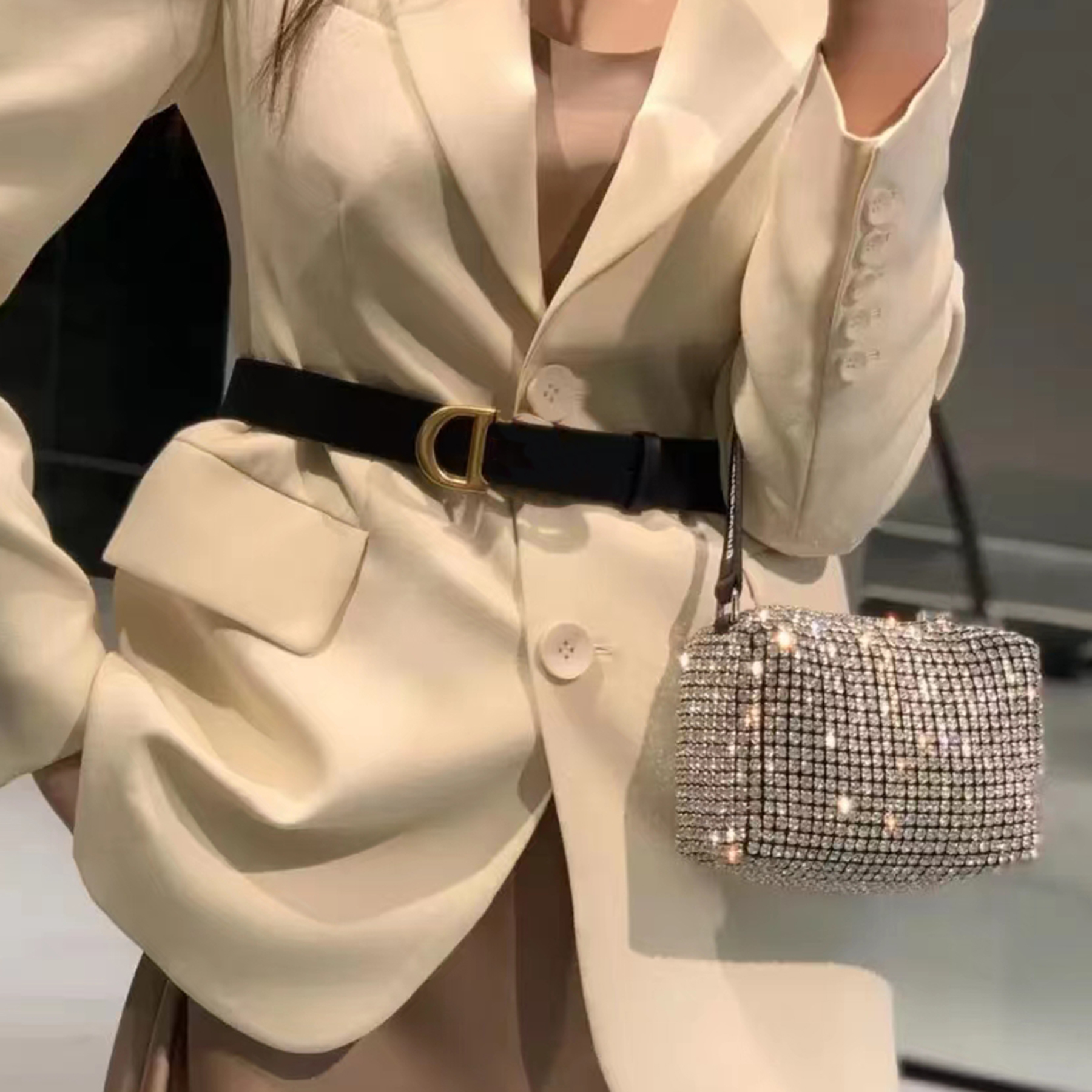 Heiress Pouch Clutch Bag White Crystal Rhinestone Chain Mesh Designer Top Zip Closure Crossbody Shoulder Bags Purse
Heiress Pouch Clutch Bag White Crystal Rhinestone Chain Mesh Designer Top Zip Closure Crossbody Shoulder Bags Purse