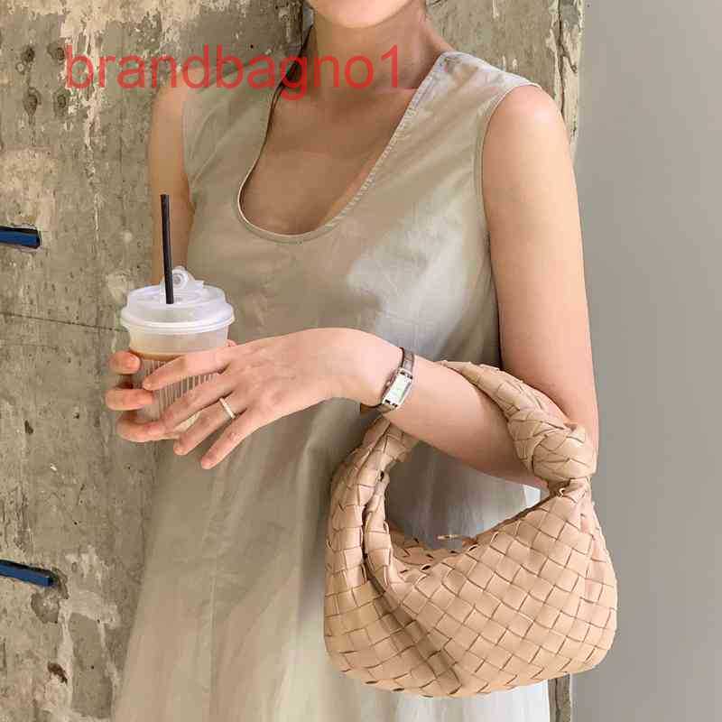 Knotted Designer Bottegas Handbags Venetas Jodie Divani Bag Woven Dumpling Handbag Versatile Sheepsk Designers Bag Crossbody with the logo, Nai cha se
Knotted Designer Bottegas Handbags Venetas Jodie Divani Bag Woven Dumpling Handbag Versatile Sheepsk Designers Bag Crossbody with the logo, Nai cha se