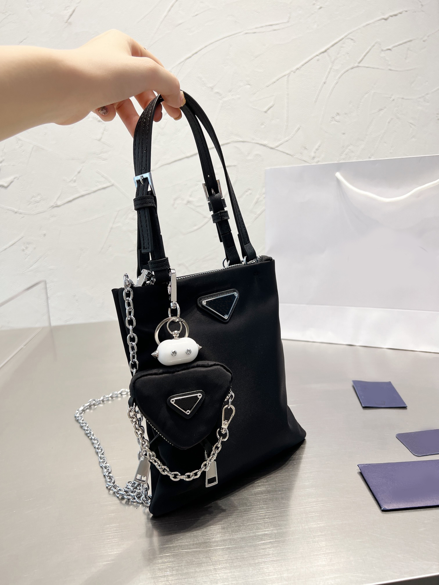 Wholesale Shoulder Bags hobo parachute cloth bag Small vallet key lipstick chain fashion stick handbag lady style, No 2 size:18x19cm
Wholesale Shoulder Bags hobo parachute cloth bag Small vallet key lipstick chain fashion stick handbag lady style, No 2 size:18x19cm
