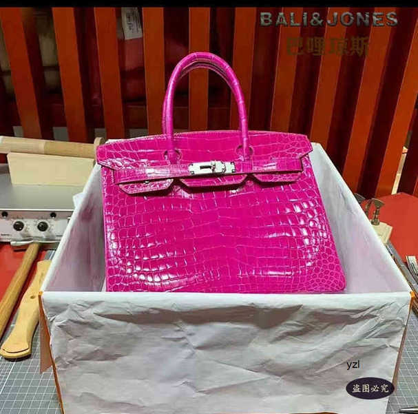 Women Totes Shoulder Herme Birkins Nile High Gloss Crocodile Leather Bag High-grade Exotic Platinum Pure Manual Diy Custom Pink Purple Yzl M338, No bag
Women Totes Shoulder Herme Birkins Nile High Gloss Crocodile Leather Bag High-grade Exotic Platinum Pure Manual Diy Custom Pink Purple Yzl M338, No bag