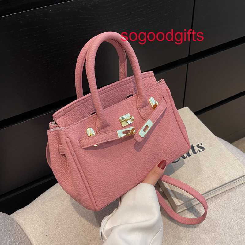 Designer Bags Herme Luxury Genuine Leather Women's Single Shoulder Handbags Sweet and cute metal buckle fashion handbag shoulder messenger s, Black
Designer Bags Herme Luxury Genuine Leather Women's Single Shoulder Handbags Sweet and cute metal buckle fashion handbag shoulder messenger s, Black