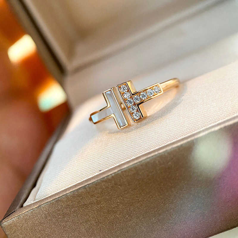 GKNQ T family double t ring V gold not easy to fade white Fritillaria semi diamond T-shaped light luxury high version open
GKNQ T family double t ring V gold not easy to fade white Fritillaria semi diamond T-shaped light luxury high version open