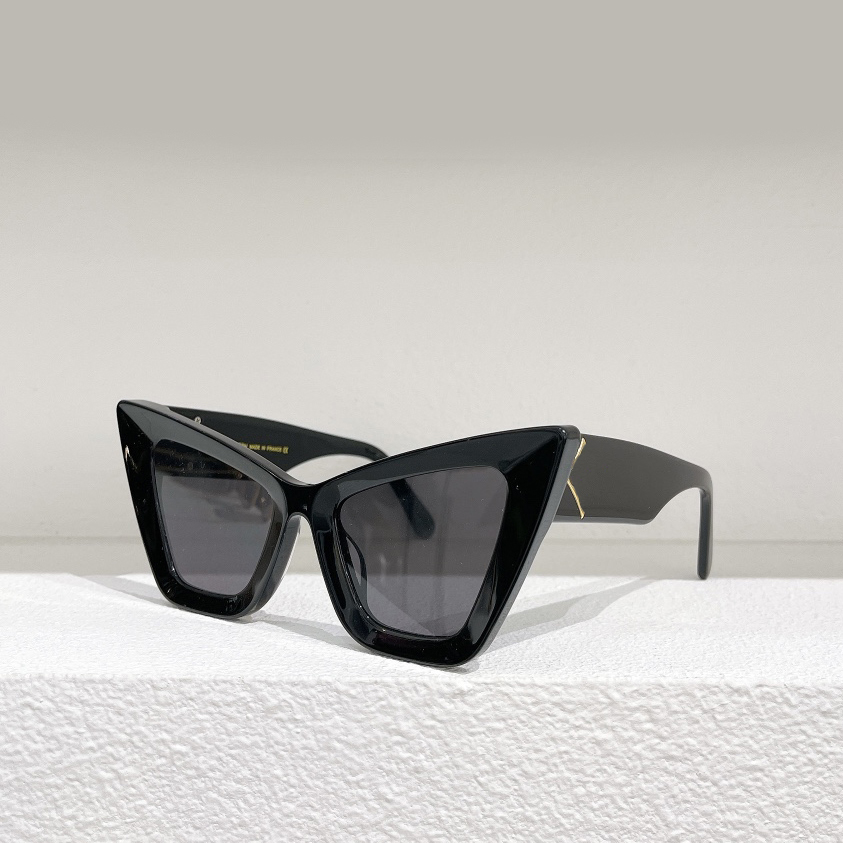 Extreme Cat Eye Sunglasses Shiny Black/Black Smoke Women Men Glasses UV400 Prodection Eyewear
Extreme Cat Eye Sunglasses Shiny Black/Black Smoke Women Men Glasses UV400 Prodection Eyewear