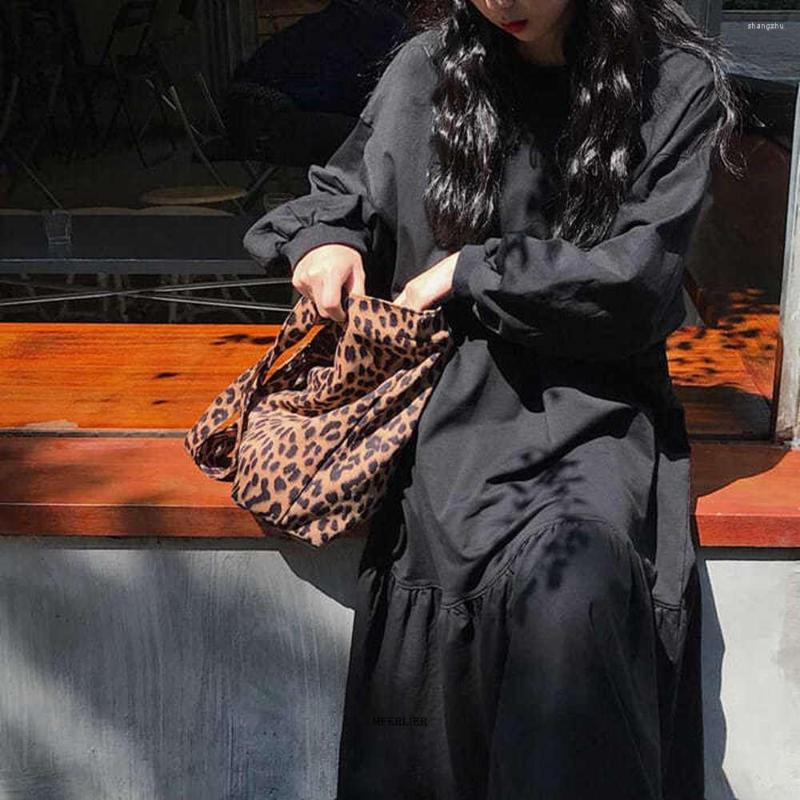Casual Dresses Big Size 6XL 150KG2022 Autumn Winter Women Black Dress Vintage Solid Loose Long Sleeve Office Elegant Ladies
Casual Dresses Big Size 6XL 150KG2022 Autumn Winter Women Black Dress Vintage Solid Loose Long Sleeve Office Elegant Ladies