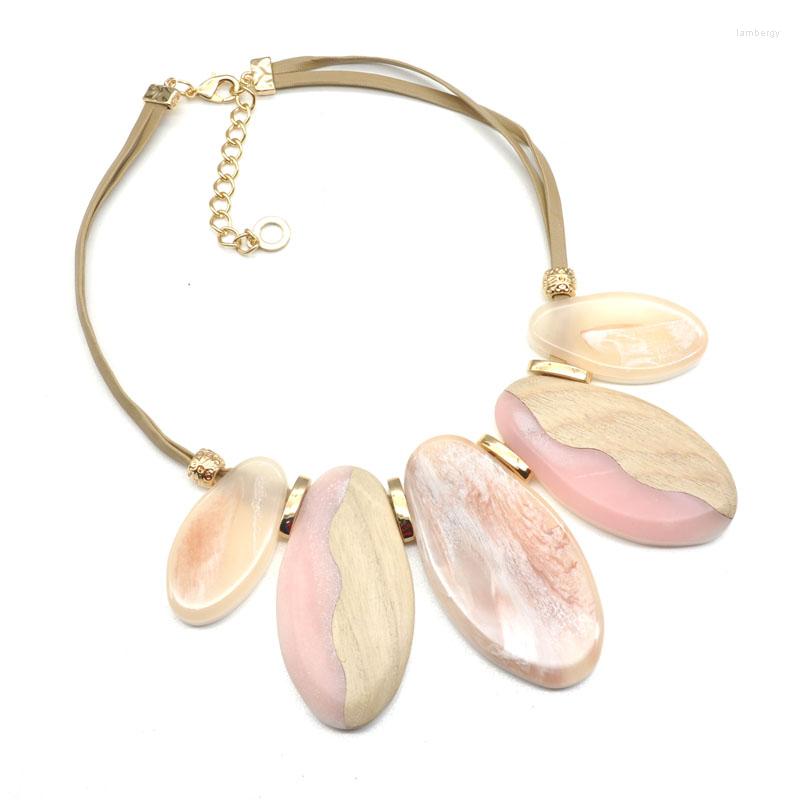 Choker 2022 Stylish Light Grey Acrylic Beads Chain Short Necklace For Women