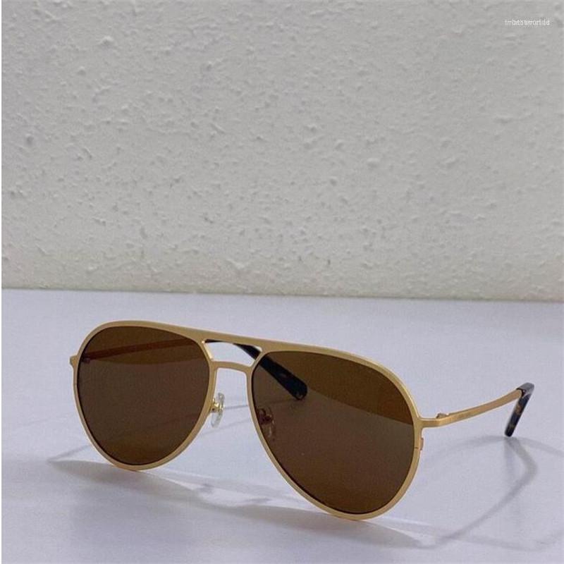 Sunglasses High Quality Men's Classic Metal Frame Fashion Polarizing Outdoor Travel Driving Anti Radiation Visor Toad GlassesSunglassesS
Sunglasses High Quality Men's Classic Metal Frame Fashion Polarizing Outdoor Travel Driving Anti Radiation Visor Toad GlassesSunglassesS