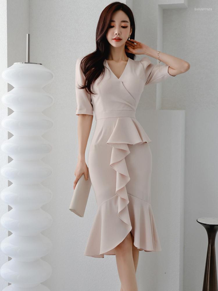 Party Dresses Elegant Pink V-Neck Short Sleeve Ruffle Slim Irregular Fishtail Dress Fashion Summer Casual Women Office 2022 FormalParty
Party Dresses Elegant Pink V-Neck Short Sleeve Ruffle Slim Irregular Fishtail Dress Fashion Summer Casual Women Office 2022 FormalParty