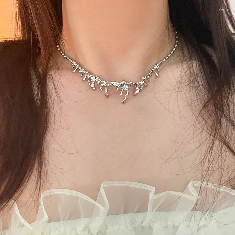 Choker Punk Metal Clavicle Chain Silver Color Melting Water Drop Rhinestone Irregular Necklace For Women Party Y2k Jewelry 2022
Choker Punk Metal Clavicle Chain Silver Color Melting Water Drop Rhinestone Irregular Necklace For Women Party Y2k Jewelry 2022