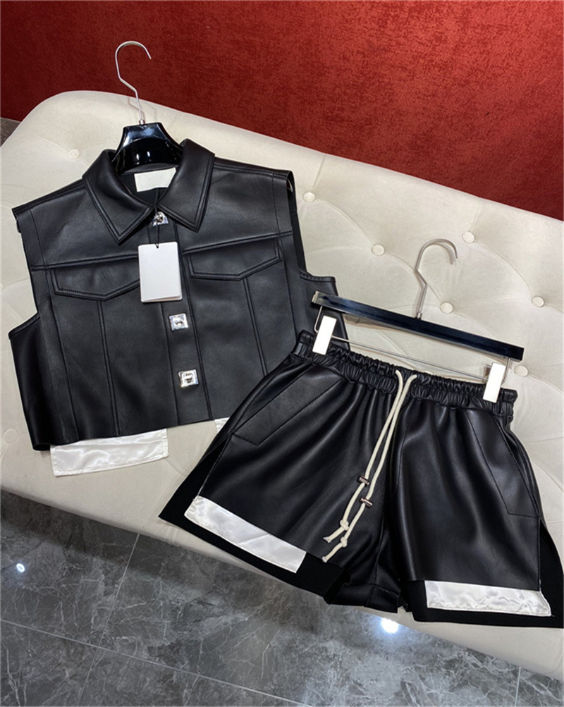 Women's Two Piece Pants New Leather Vest Lederhosen Suit With Metal Buckle And Leaky Pockets, Black
Women's Two Piece Pants New Leather Vest Lederhosen Suit With Metal Buckle And Leaky Pockets, Black