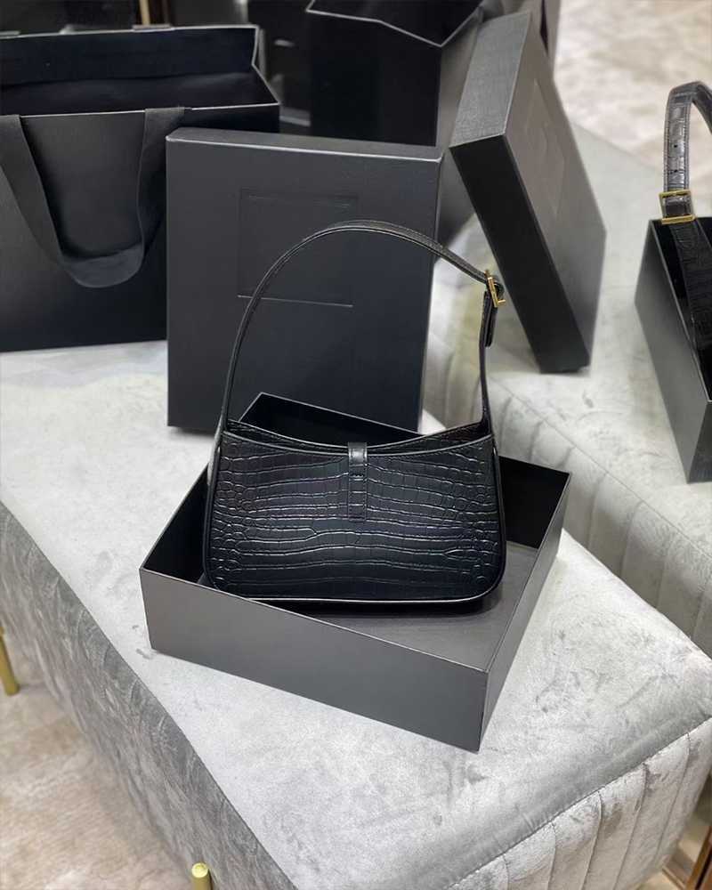 2022 classic luxury womens bag oneshoulder handbag brand fashion cowhide designer bag of quality bag, Camel
2022 classic luxury womens bag oneshoulder handbag brand fashion cowhide designer bag of quality bag, Camel