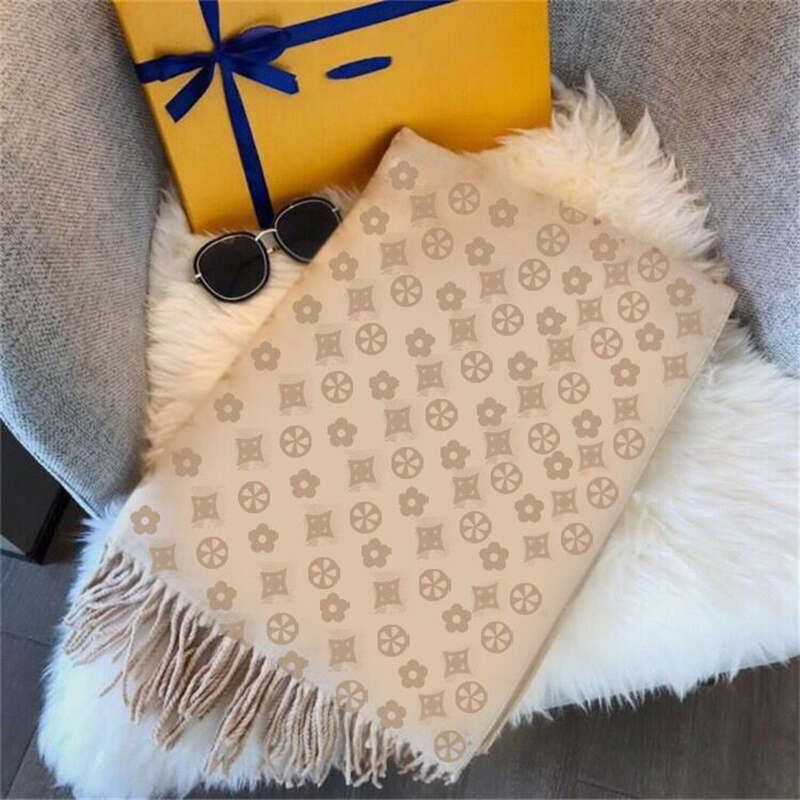 2023 Paris design 100% Cashmere Scarf men's and women's same brand letter scarf large shawl warm thickened wool
2023 Paris design 100% Cashmere Scarf men's and women's same brand letter scarf large shawl warm thickened wool