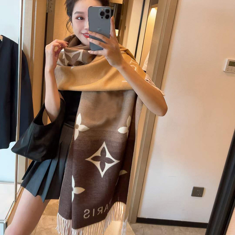 Fashion Winter Warm V Cashmere Shawl Scarf for Women Design Neckerchief Pashmina Head Scarves Wrap Femal Poncho Echarpe Bandana
Fashion Winter Warm V Cashmere Shawl Scarf for Women Design Neckerchief Pashmina Head Scarves Wrap Femal Poncho Echarpe Bandana
