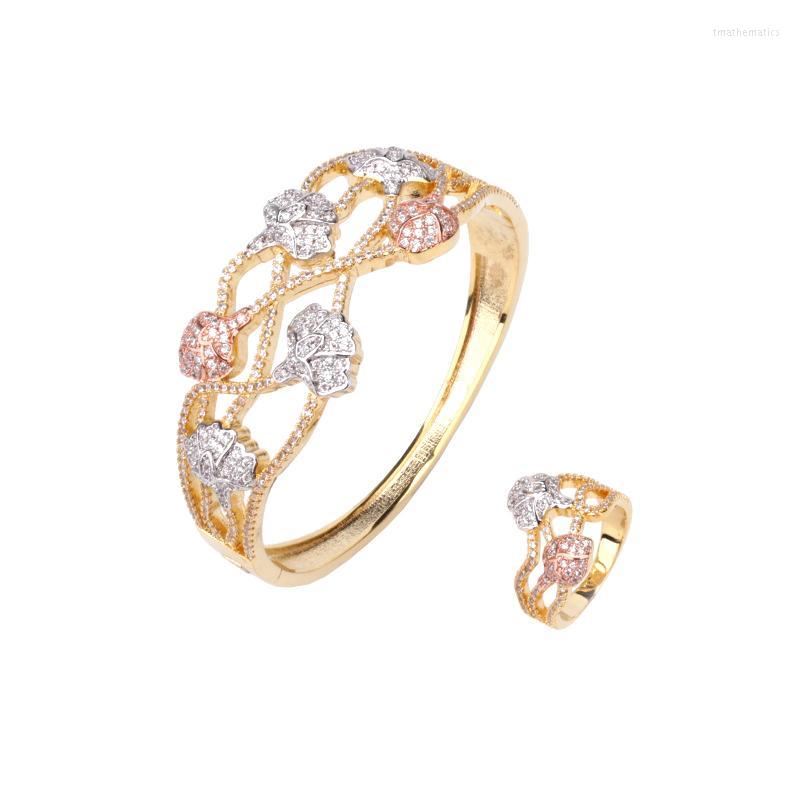 Bangle Fashion Classic Multicolor Electroplating BRACELET COPPER Zircon With Ring Dubai Women's Wedding Jewelry B1124Bangle
Bangle Fashion Classic Multicolor Electroplating BRACELET COPPER Zircon With Ring Dubai Women's Wedding Jewelry B1124Bangle