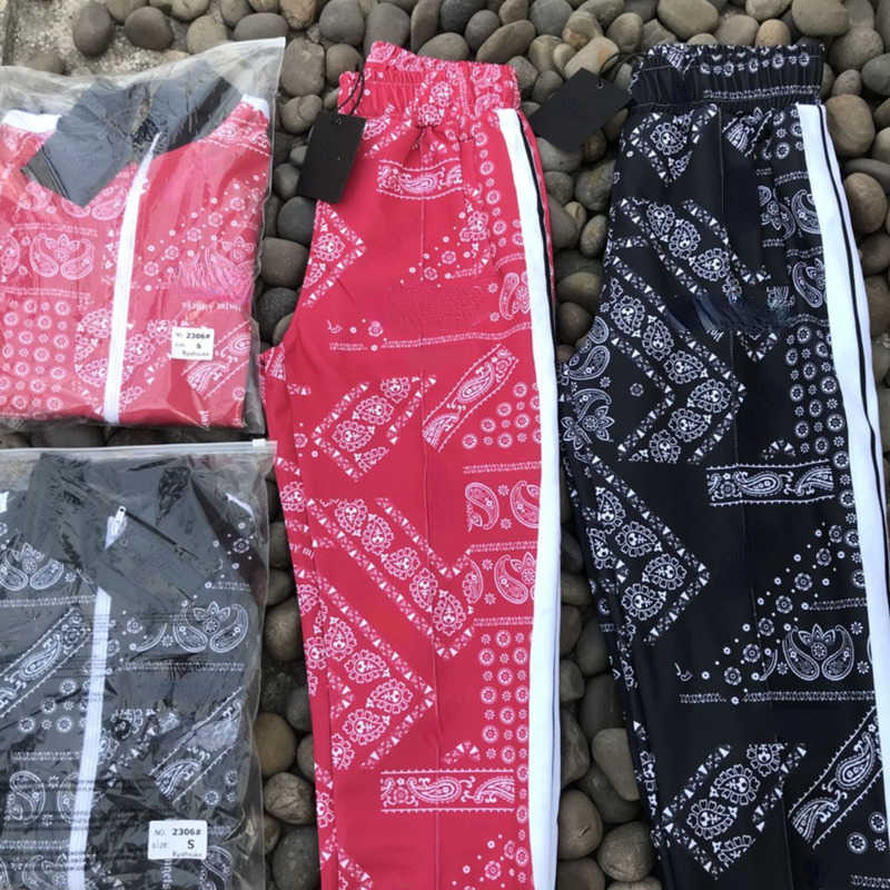 Pa mens jacket pants Two piece set Palm designer tracksuits baseball jackets sweatpants men women Hip Hop Cashew Flower Print sportsuit, Pa pants black
Pa mens jacket pants Two piece set Palm designer tracksuits baseball jackets sweatpants men women Hip Hop Cashew Flower Print sportsuit, Pa pants black
