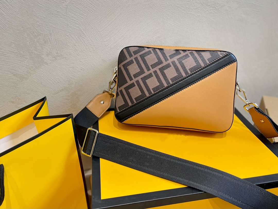 LQ Postman bag women old canvas single shoulder diagonal span large capacity classic fashion versatile Genuine Leather material head camera bags, Extra freight
LQ Postman bag women old canvas single shoulder diagonal span large capacity classic fashion versatile Genuine Leather material head camera bags, Extra freight