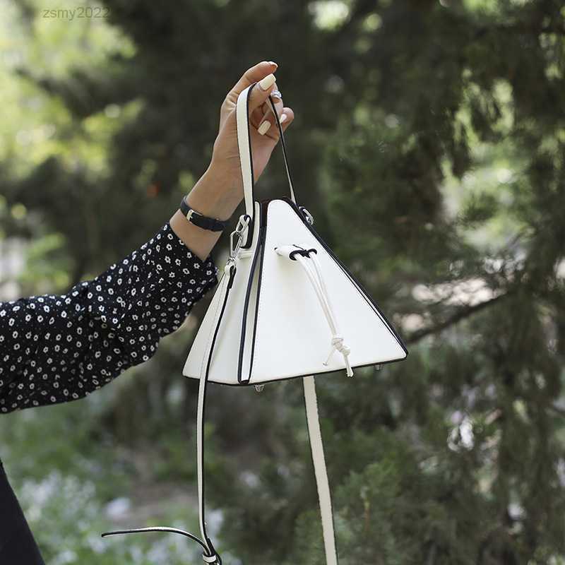 Luxury Brand Foldable Pyramid Handbags Female Designer Top-handle Bag Ladies Crossbody Bags Triangle Candy Color Tote For Women, Black
Luxury Brand Foldable Pyramid Handbags Female Designer Top-handle Bag Ladies Crossbody Bags Triangle Candy Color Tote For Women, Black