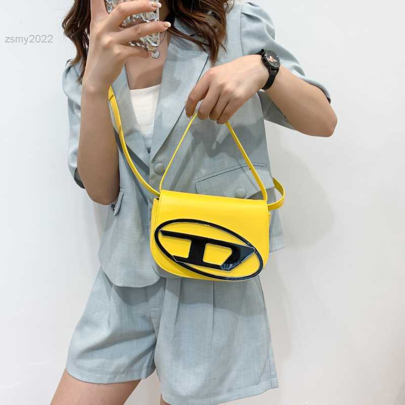 Women Bag 2022 New Shoulder Bag Luxury Designer Bag Ladies Bags Designer Handbag Fashion BagsDesign Fashion Messenger
Women Bag 2022 New Shoulder Bag Luxury Designer Bag Ladies Bags Designer Handbag Fashion BagsDesign Fashion Messenger
