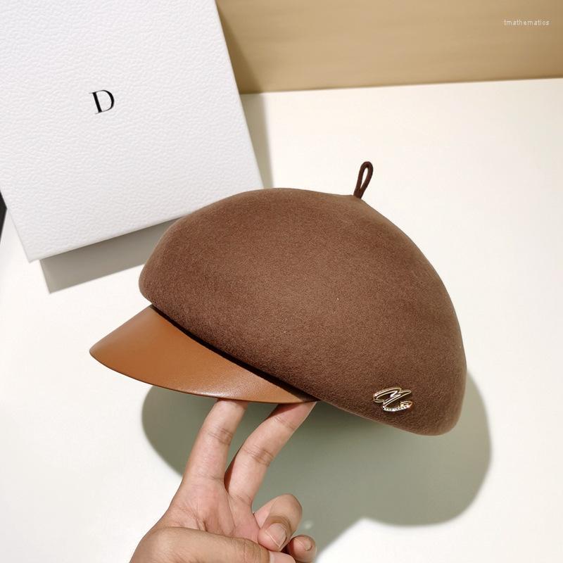 Berets Winter Wool Fedora Hats Women Japan PU Leather Retro Fedoras Ladies Equestrian Hat Casual Painter Visor FascinatorBerets, Black
Berets Winter Wool Fedora Hats Women Japan PU Leather Retro Fedoras Ladies Equestrian Hat Casual Painter Visor FascinatorBerets, Black