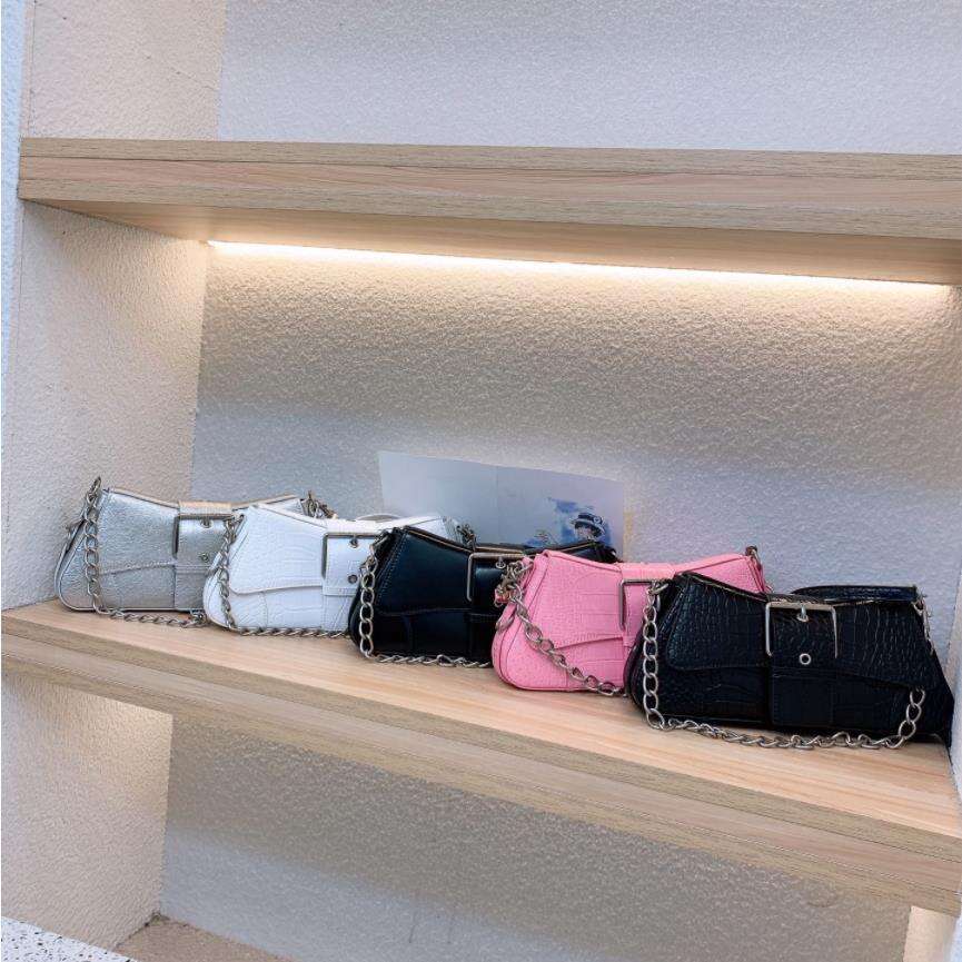 Evening Bags Hgig quality leather women's famous metal chain handbags Real luxury designer men's women's shoulder bags tramp cross body bag handbag, Black crocodile pattern
Evening Bags Hgig quality leather women's famous metal chain handbags Real luxury designer men's women's shoulder bags tramp cross body bag handbag, Black crocodile pattern