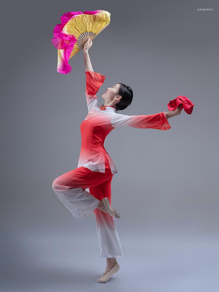 Ethnic Clothing Jiaozhou Yangko Fan Dance Performance Clothes Women's Red Suit Minority Adult Practice
Ethnic Clothing Jiaozhou Yangko Fan Dance Performance Clothes Women's Red Suit Minority Adult Practice