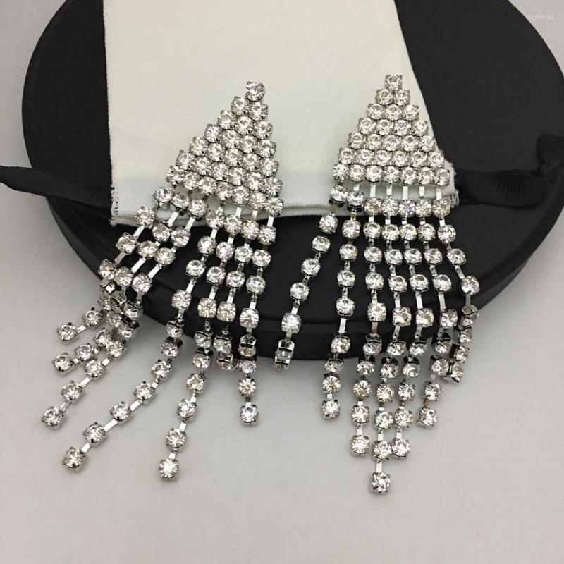 Backs Earrings European And American High-quality Flash Zircon Triangular Tassel Ear Clip
Backs Earrings European And American High-quality Flash Zircon Triangular Tassel Ear Clip