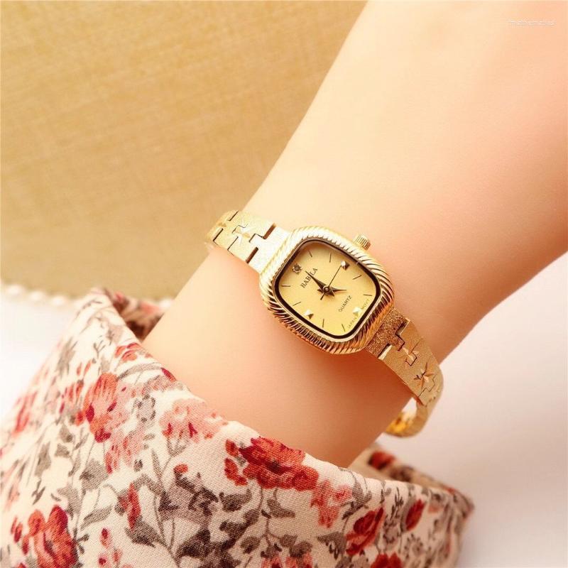 Wristwatches Women's Watch High Quality Brass Strap 24K Gold Square Bracelet Quartz Steel Luxury WatchWristwatches
Wristwatches Women's Watch High Quality Brass Strap 24K Gold Square Bracelet Quartz Steel Luxury WatchWristwatches