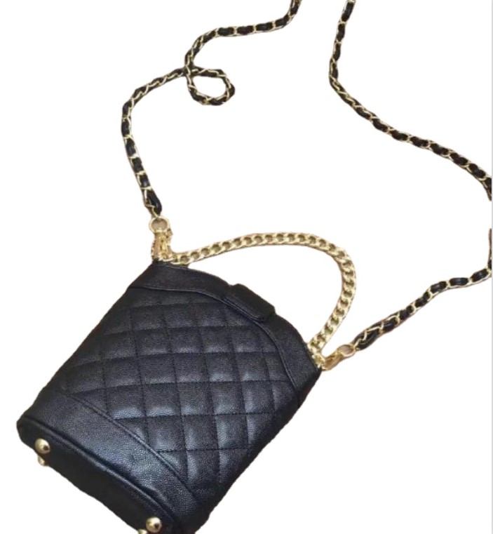 2022 New quilted chain caviar bag Phone bags Storage Bagscase 2 chains fashion bag PU hot pattern hand case
2022 New quilted chain caviar bag Phone bags Storage Bagscase 2 chains fashion bag PU hot pattern hand case