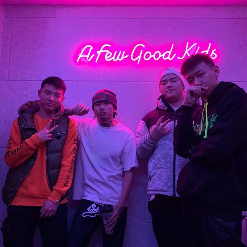 Mens Jeans High Street Jeans Men Flying Dog Print Straight Loose Casual Denim Pant Vintage Harajuku Washed Trousers Hip Hop Streetwear Male 220930