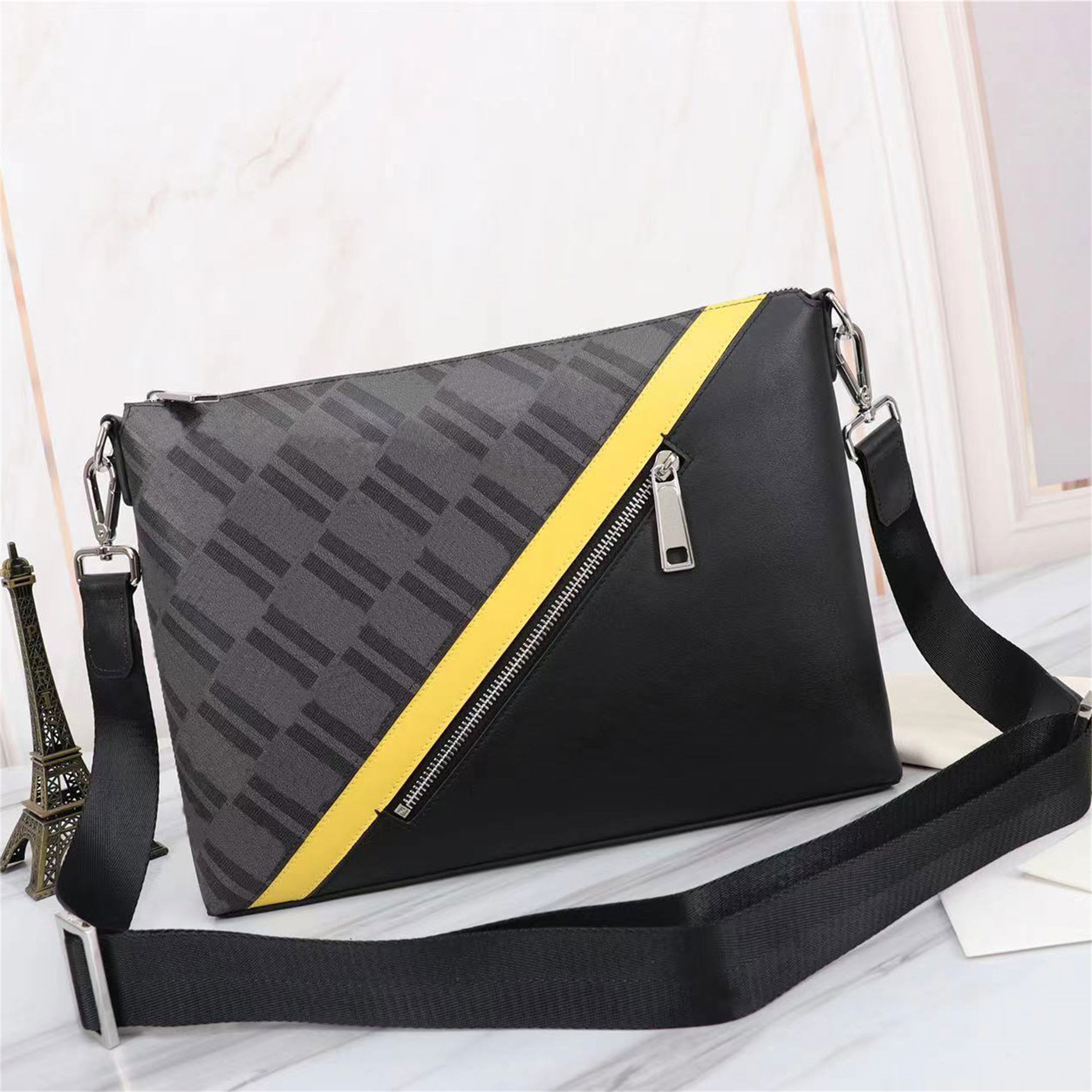 2023 Camera Case Multicolor leather bags Designer Mens Mini Pouch Ff Shoulder CROSSBODY WALLET Brown fabric bag Messenger Purse
2023 Camera Case Multicolor leather bags Designer Mens Mini Pouch Ff Shoulder CROSSBODY WALLET Brown fabric bag Messenger Purse