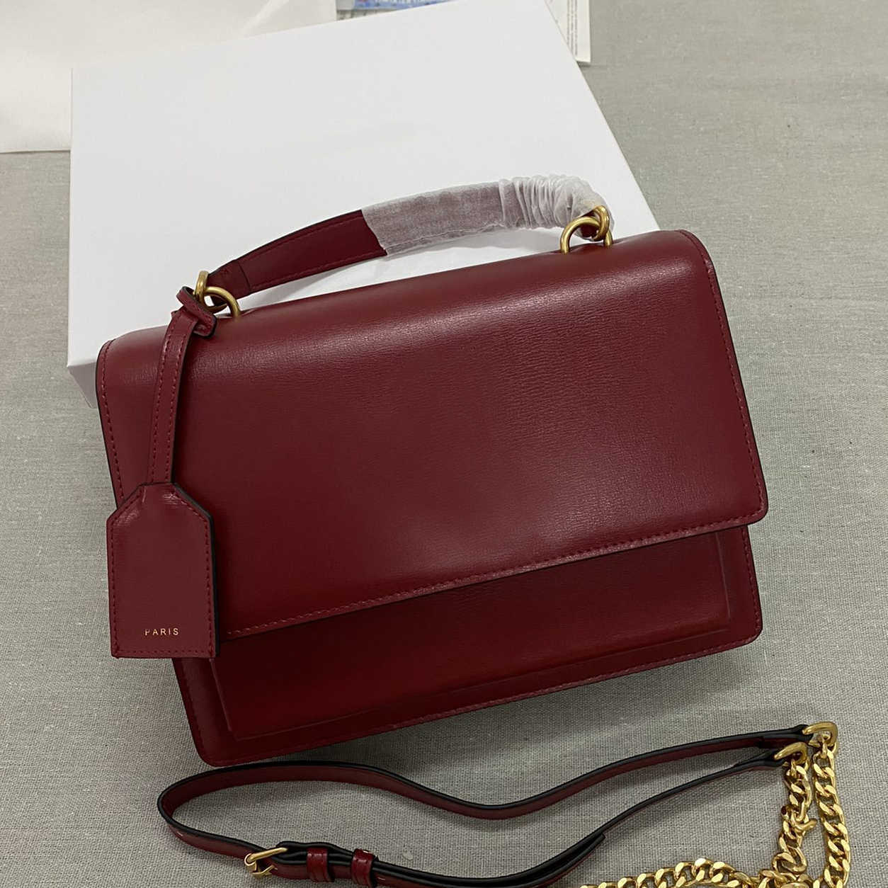 Sunset Classic Fashion New Gold Standard Messenger Bag Smooth Leather Designer Chain One Shoulder Messenger Bags Hand Bagg Versatile Gift Giving, Black
Sunset Classic Fashion New Gold Standard Messenger Bag Smooth Leather Designer Chain One Shoulder Messenger Bags Hand Bagg Versatile Gift Giving, Black