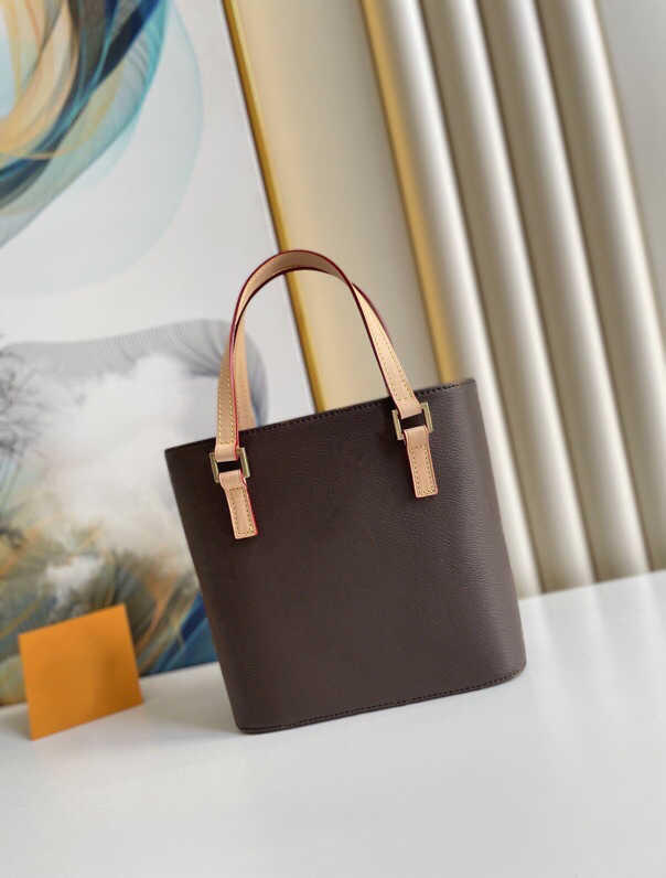Designer Louiss Handbags Tote bag LVS luxuries designers women crossbody Handbag Shoulder totes bags purses wallet W7XE
Designer Louiss Handbags Tote bag LVS luxuries designers women crossbody Handbag Shoulder totes bags purses wallet W7XE