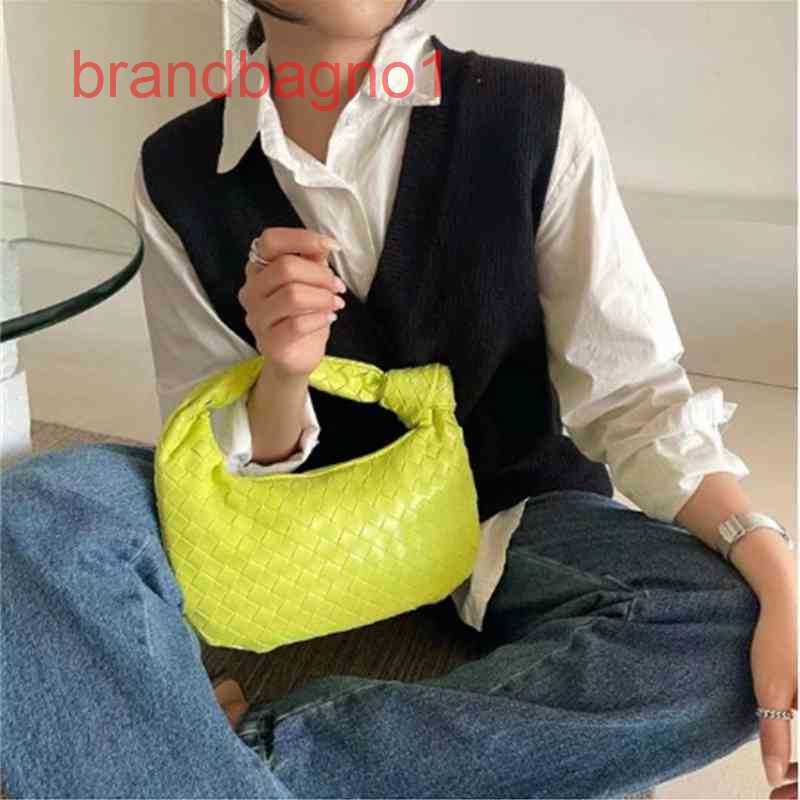 Bag Venetas Bottegav Same Women's Hand-held Armpit Horn Woven Cloud s IG1C Designers Bag Crossbody with the logo, Light yellow tuba
Bag Venetas Bottegav Same Women's Hand-held Armpit Horn Woven Cloud s IG1C Designers Bag Crossbody with the logo, Light yellow tuba