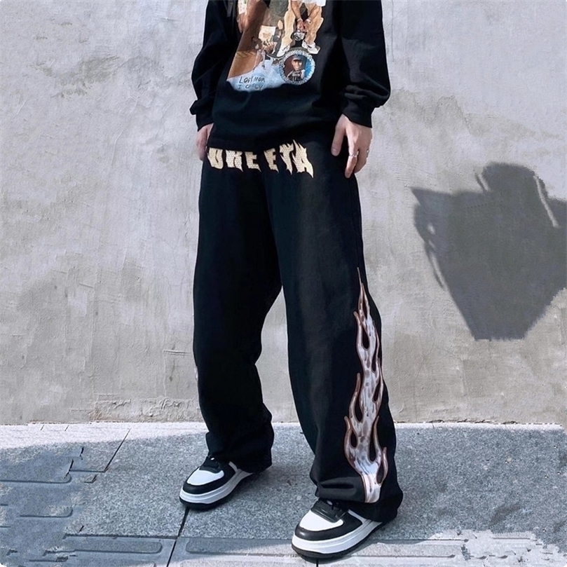 Mens Jeans Arrivals Flame Letter Embroidery Hip Hop Men Straight Jeans Trousers Streetwear Loose Denim Pants Oversize Pantalones Hombre 220930, Black
Mens Jeans Arrivals Flame Letter Embroidery Hip Hop Men Straight Jeans Trousers Streetwear Loose Denim Pants Oversize Pantalones Hombre 220930, Black