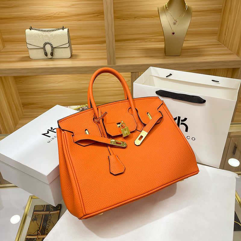 Designer Bag Herme women 2022 new hand lychee pattern top layer cow skin leather s single shoulder diagonal, White
Designer Bag Herme women 2022 new hand lychee pattern top layer cow skin leather s single shoulder diagonal, White
