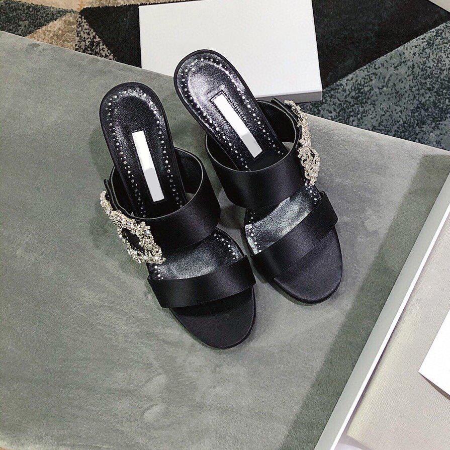 2022 luxury designer sneakers shoes Top quality summer women slippers sandals fashion wide bottom Silk one-line sandal high heels with Zcb, As pictuer 1
2022 luxury designer sneakers shoes Top quality summer women slippers sandals fashion wide bottom Silk one-line sandal high heels with Zcb, As pictuer 1