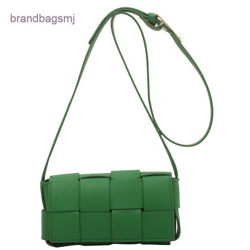 Bottegas Bag Cassette Venetas High sense small bag women's 2022 new early spring fashion texture woven Shoulder Green niche messenger
Bottegas Bag Cassette Venetas High sense small bag women's 2022 new early spring fashion texture woven Shoulder Green niche messenger
